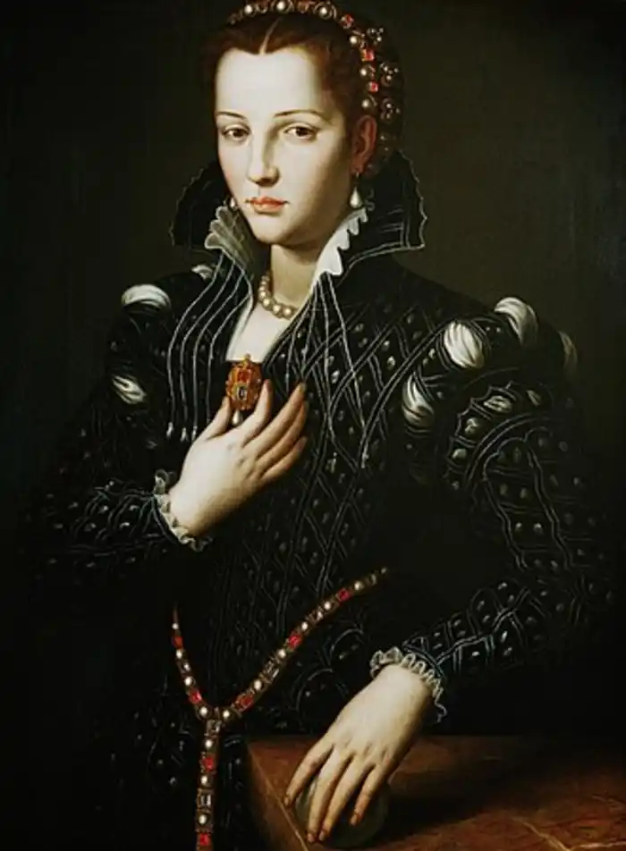 Lucrezia de’ Medici by Bronzino